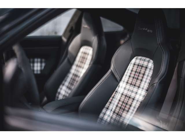 PORSCHE PORSCHE 911 2025