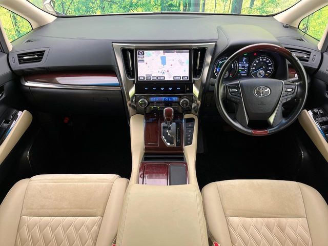 TOYOTA ALPHARD hybrid 4WD 2017
