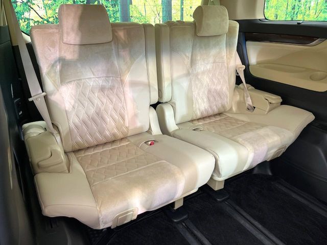 TOYOTA ALPHARD hybrid 4WD 2017