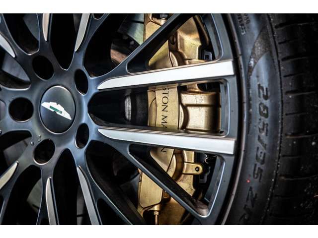 ASTON MARTIN ASTON MARTIN SUV 2024