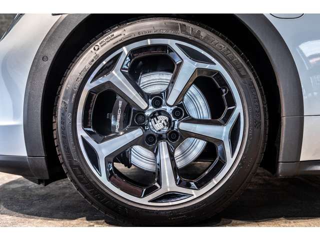 PORSCHE PORSCHE Taycan Cross Turismo 2025