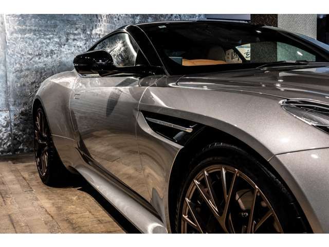 ASTON MARTIN ASTON MARTIN 2024