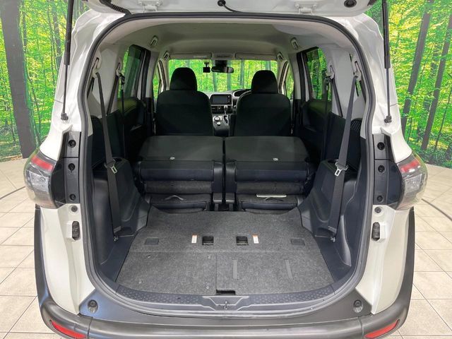 TOYOTA SIENTA HYBRID 2015