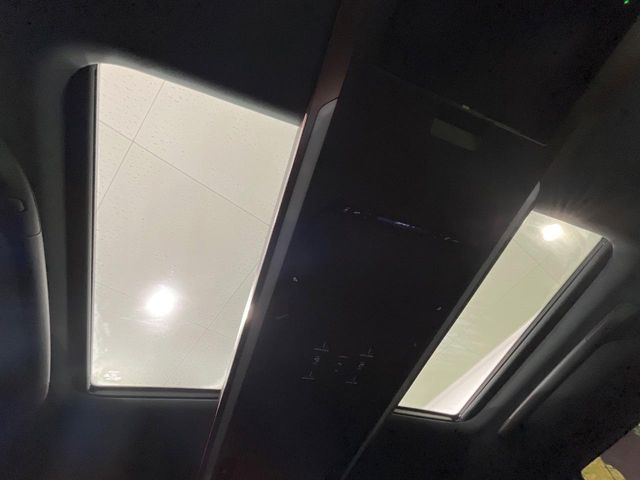 TOYOTA VELLFIRE  HYBRID 2023