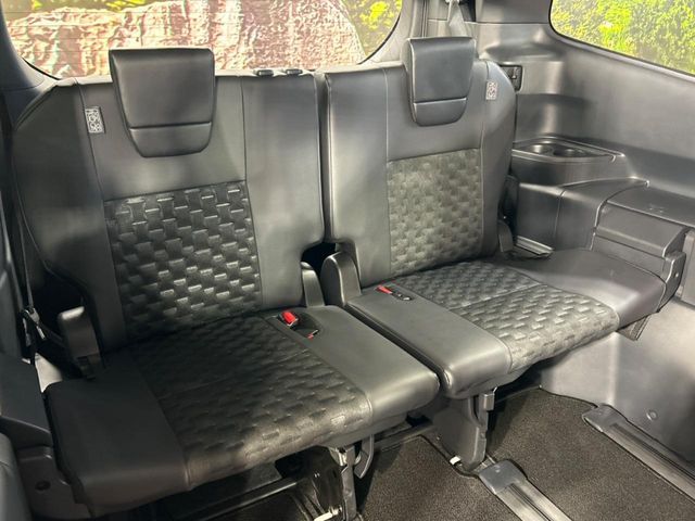 TOYOTA VOXY HYBRID 2024