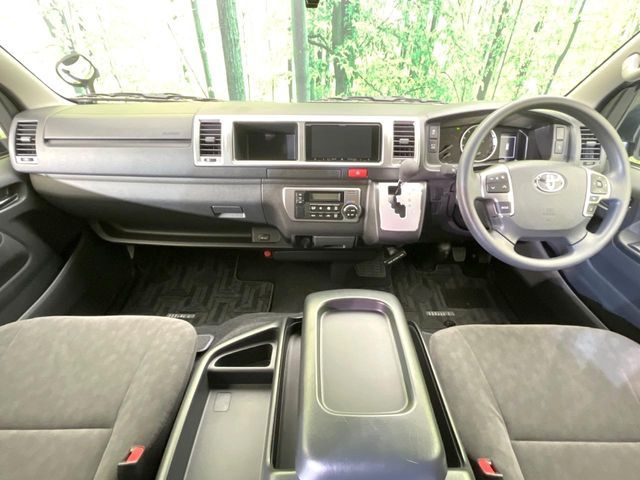 TOYOTA HIACE wagon 2025