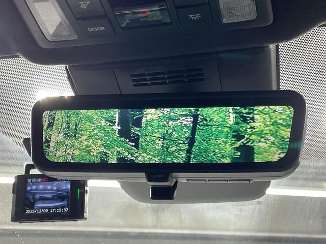 TOYOTA NOAH HYBRID 2023