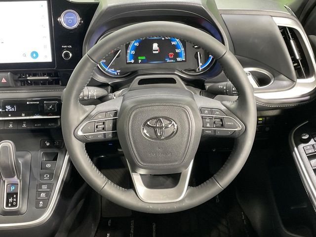 TOYOTA NOAH HYBRID 2023