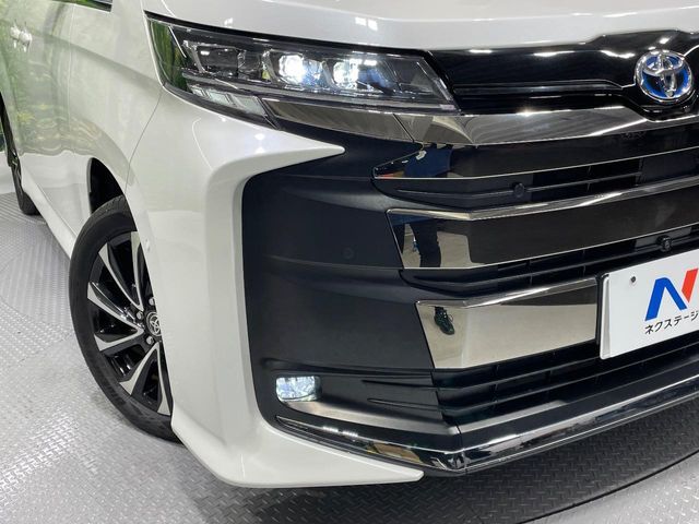 TOYOTA NOAH HYBRID 2023