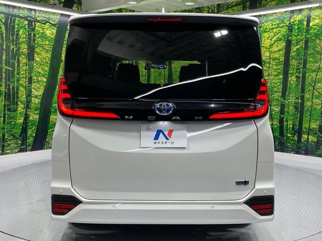 TOYOTA NOAH HYBRID 2023