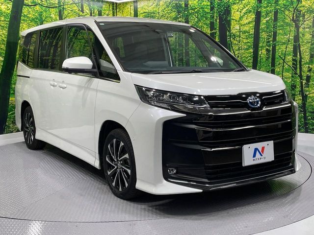 TOYOTA NOAH HYBRID 2023