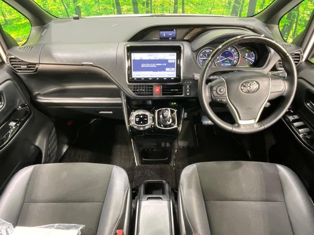 TOYOTA NOAH HYBRID 2021