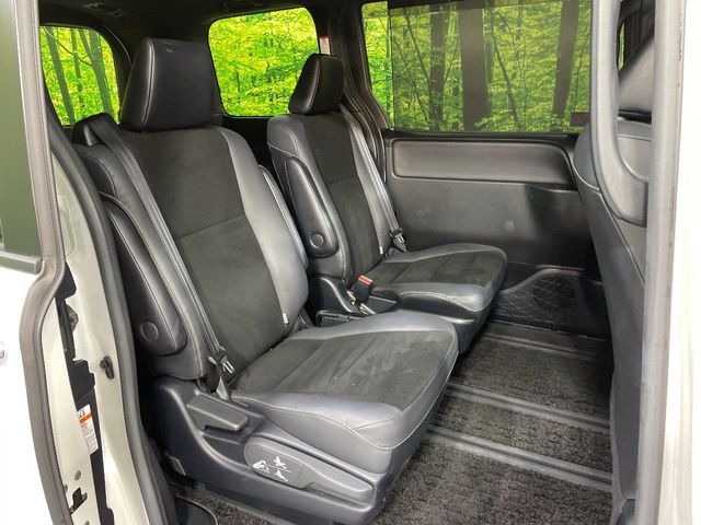 TOYOTA NOAH HYBRID 2021