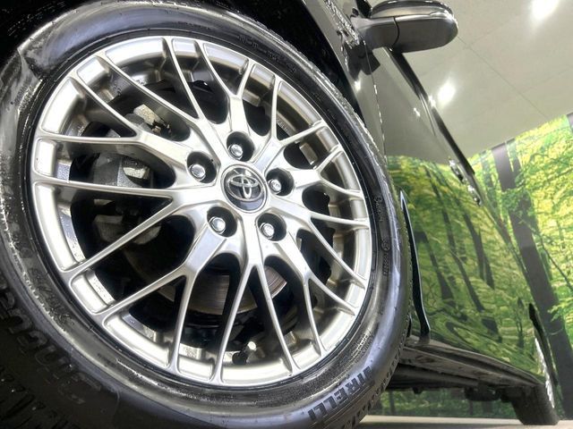 TOYOTA NOAH HYBRID 2017