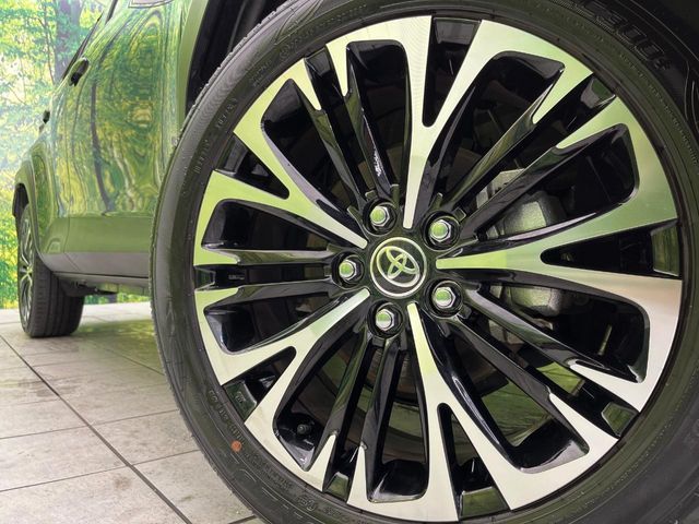 TOYOTA YARIS CROSS 2025