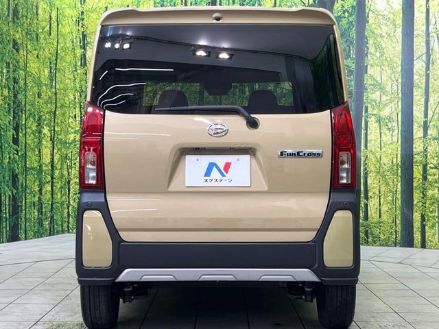 DAIHATSU TANTO FAN CROSS 2022