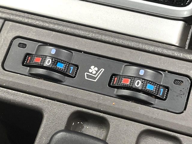 TOYOTA LANDCRUISER PRADO 2023