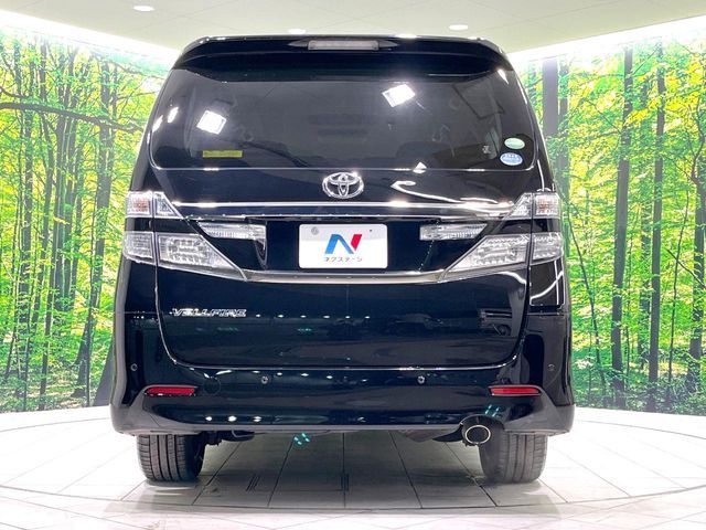 TOYOTA VELLFIRE 2013