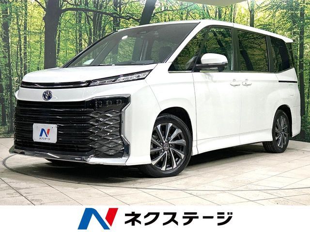 TOYOTA VOXY HYBRID 2025