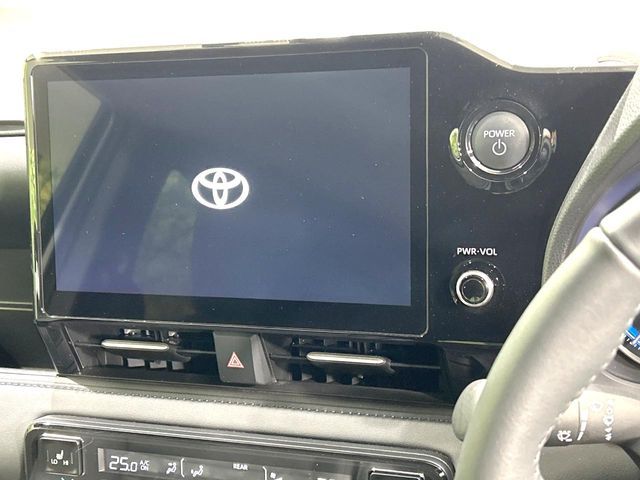 TOYOTA VOXY HYBRID 2025