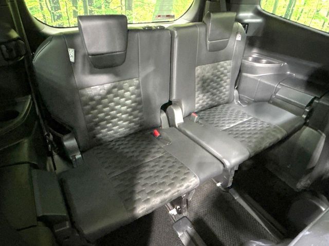 TOYOTA VOXY HYBRID 2025