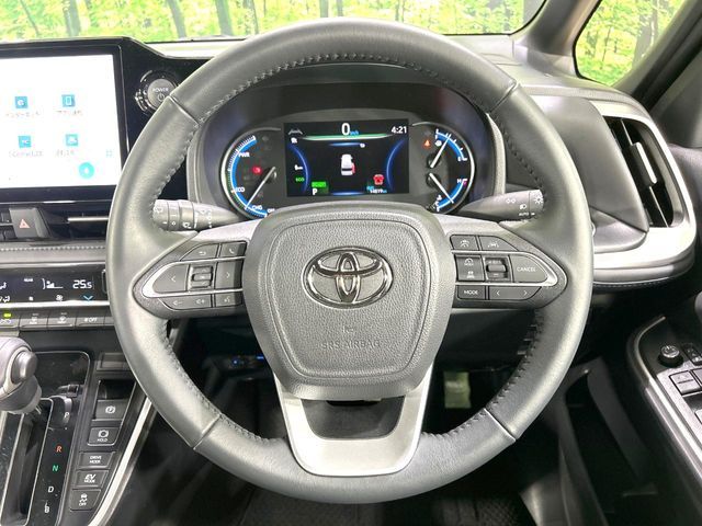 TOYOTA VOXY HYBRID 2025