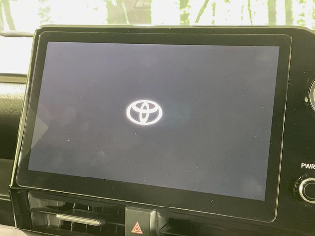 TOYOTA VOXY HYBRID 2023