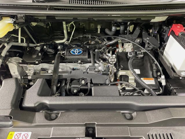 TOYOTA VOXY HYBRID 2023