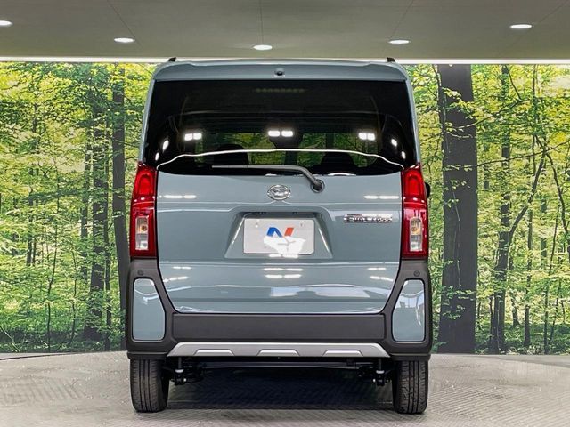 DAIHATSU TANTO FAN CROSS 2025