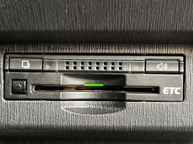 TOYOTA PRIUS Alpha 2015