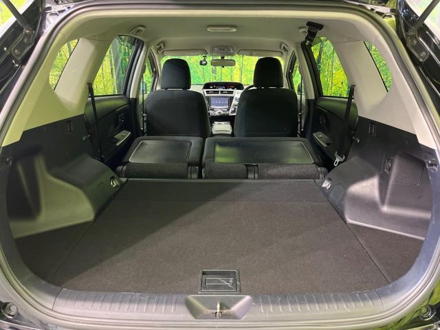 TOYOTA PRIUS Alpha 2015