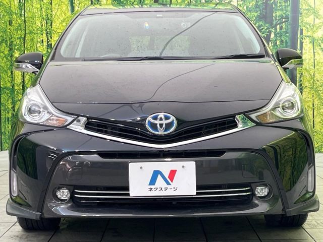 TOYOTA PRIUS Alpha 2015