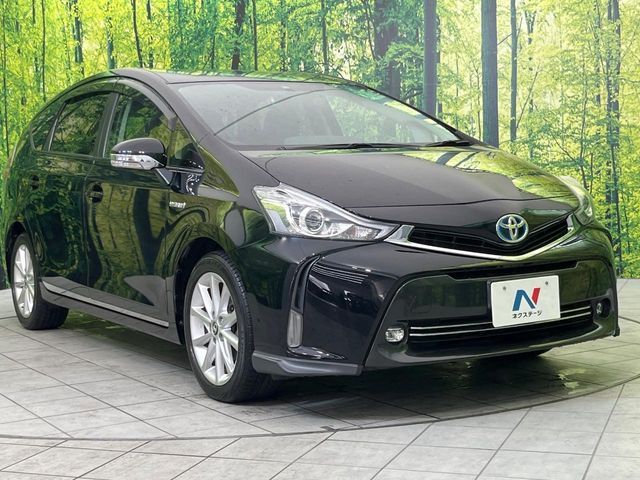 TOYOTA PRIUS Alpha 2015