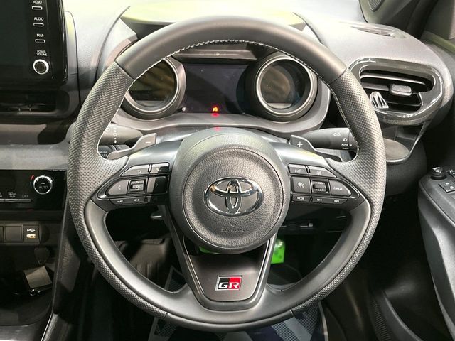 TOYOTA YARIS CROSS 2023