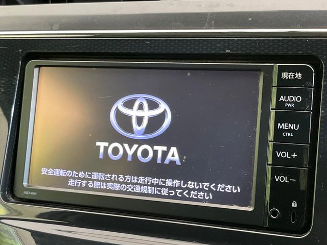TOYOTA PRIUS Alpha 2015