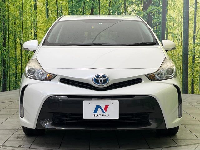 TOYOTA PRIUS Alpha 2015