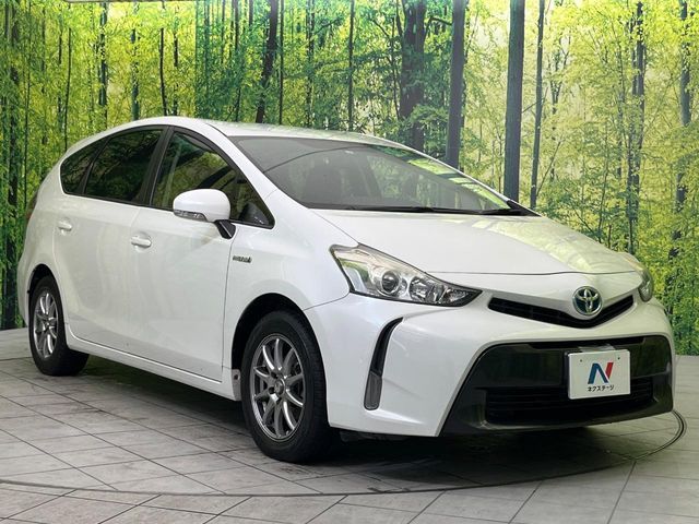 TOYOTA PRIUS Alpha 2015