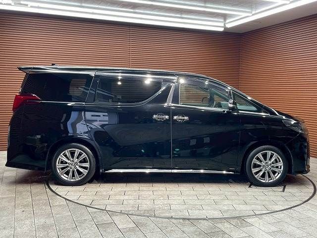 TOYOTA ALPHARD 2022