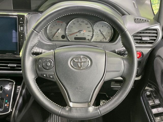 TOYOTA VOXY 2016