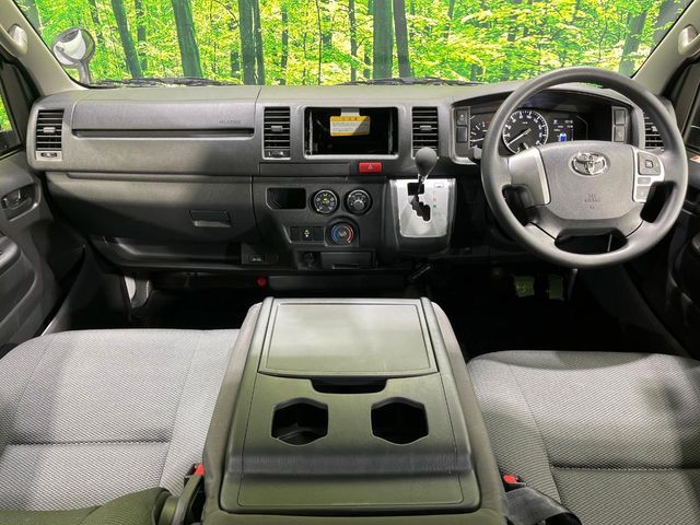 TOYOTA HIACE van 4WD 2025