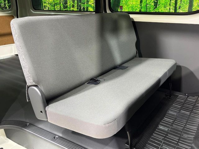 TOYOTA HIACE van 4WD 2025