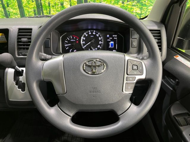 TOYOTA HIACE van 4WD 2025