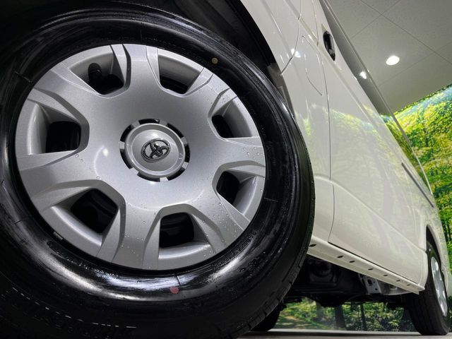 TOYOTA HIACE van 4WD 2025