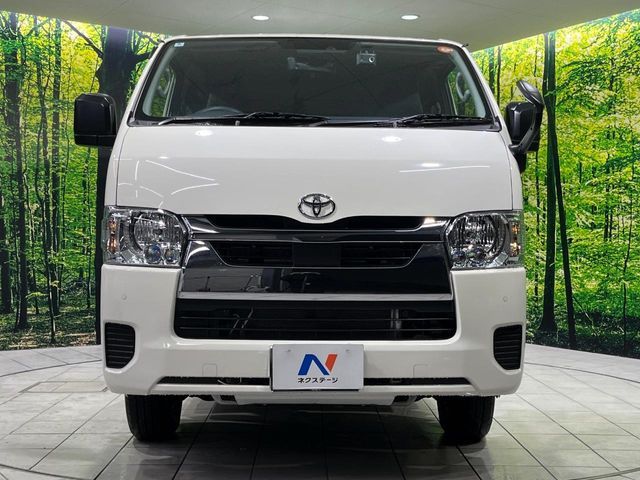 TOYOTA HIACE van 4WD 2025