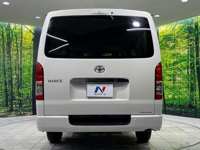 TOYOTA HIACE van 4WD 2025