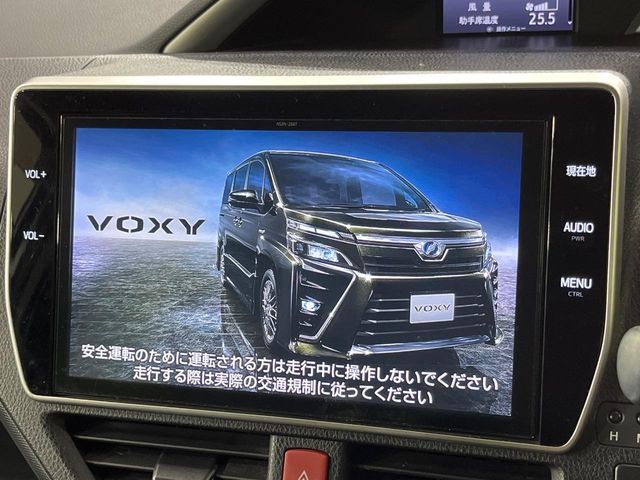 TOYOTA VOXY 4WD 2017
