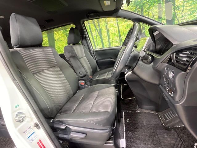 TOYOTA VOXY 4WD 2017