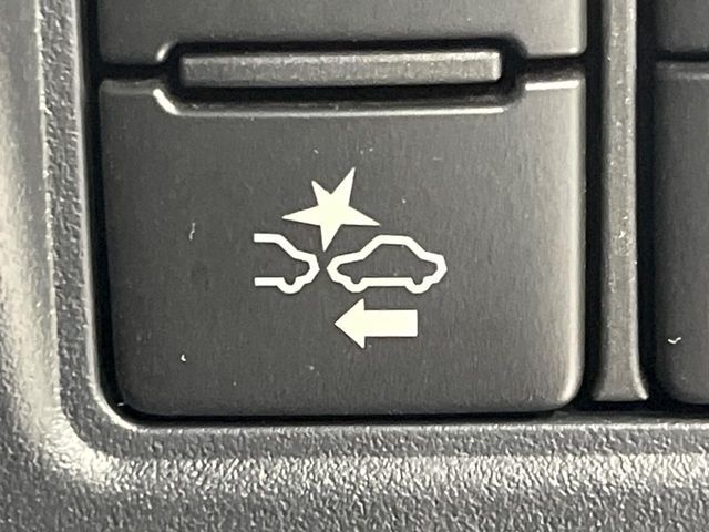 TOYOTA VOXY 4WD 2017