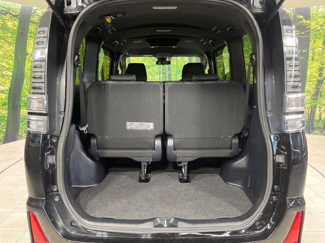 TOYOTA VOXY 4WD 2019