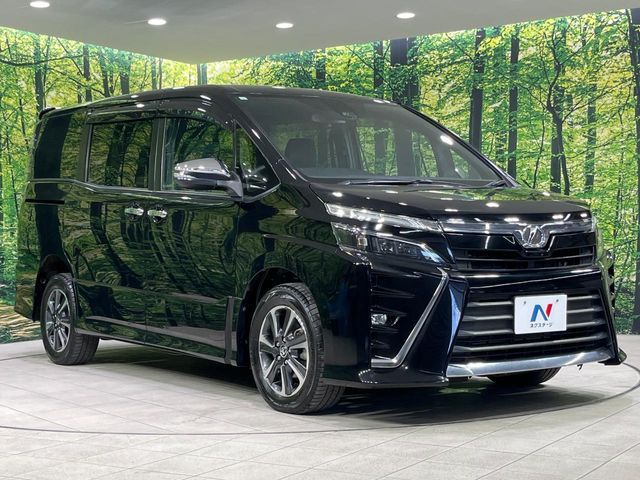 TOYOTA VOXY 4WD 2019
